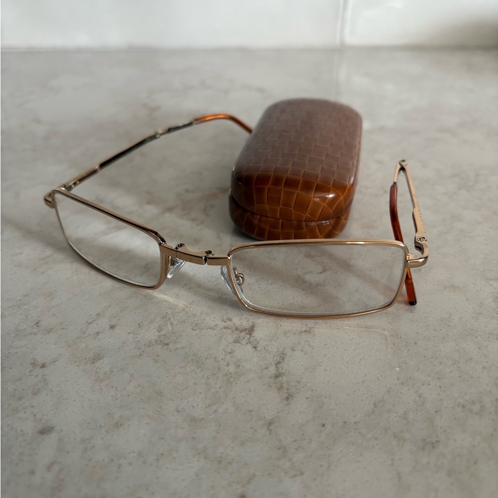 Vintage Men’s Gold-tone Folding Reading Glasses +2.00. With case.